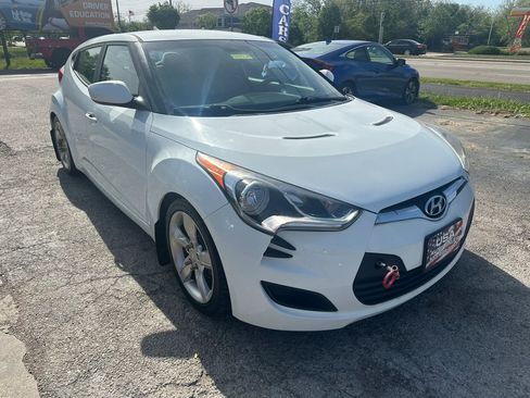 Used 2013 Hyundai Veloster image 9
