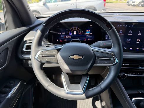 Used 2024 Chevrolet Traverse LT w/ Enhanced Driving Package image 89