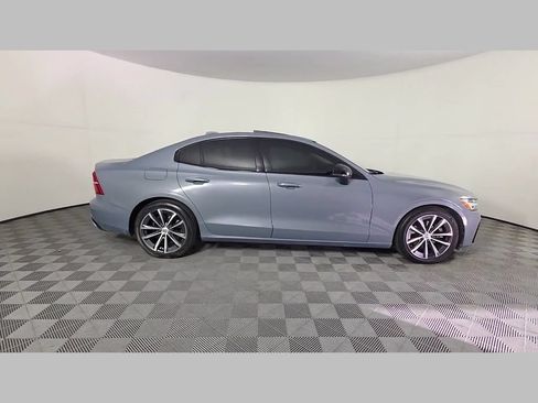 Used 2022 Volvo S60 B5 Momentum AWD/4WD image 37