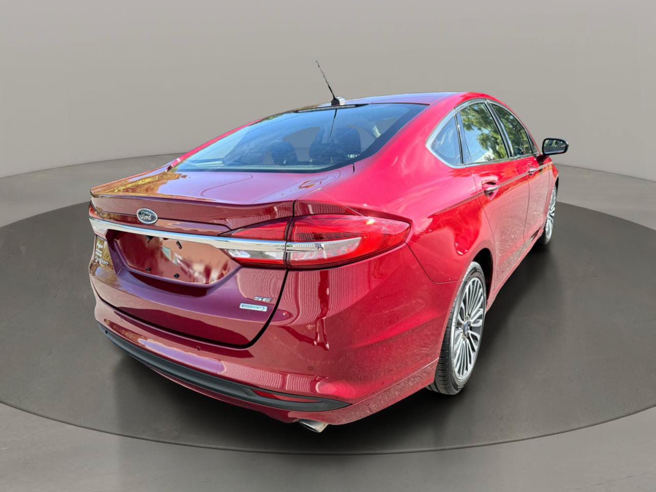 Used 2017 Ford Fusion SE w/ Fusion SE Technology Package FWD image 6