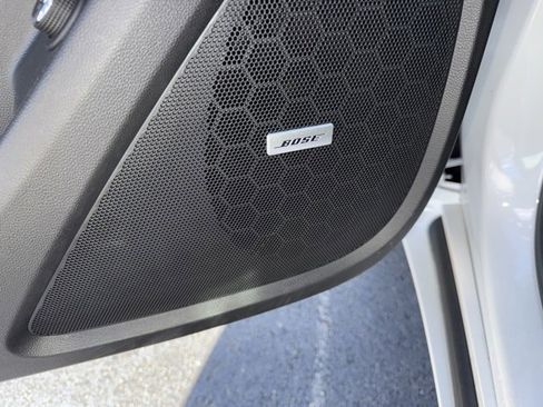 Used 2023 Chevrolet Traverse High Country image 13