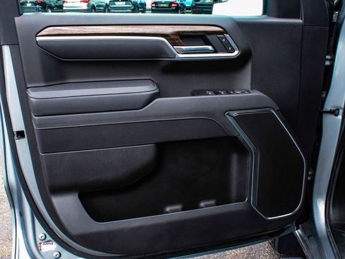 Used 2025 GMC Sierra 1500 Elevation AWD/4WD image 8