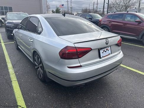 Used 2018 Volkswagen Passat 3.6 image 3
