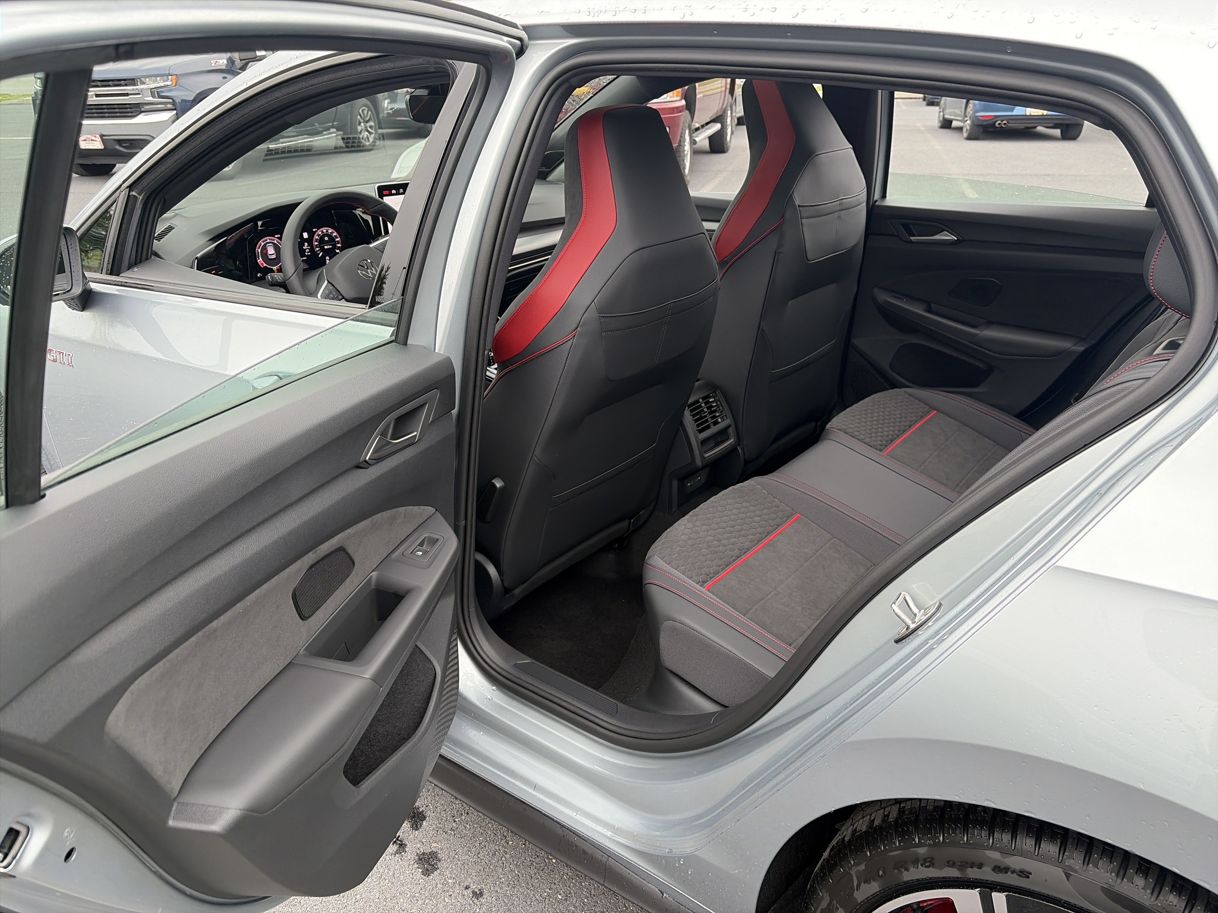 New 2026 Volkswagen GTI SE FWD image 17