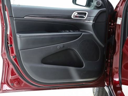 Used 2020 Jeep Grand Cherokee Limited w/ Luxury Group II image 21