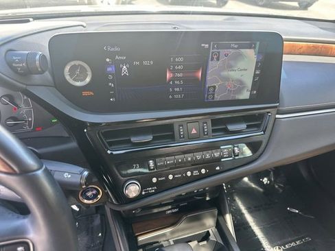 Used 2022 Lexus ES 300h w/ Accessory Package image 11