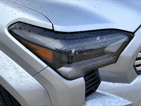 Used 2025 Toyota Tacoma Limited image 26