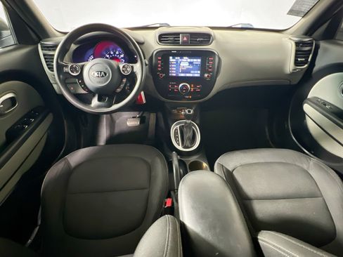 Used 2018 Kia Soul + FWD image 28
