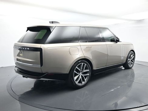 Used 2025 Land Rover Range Rover Autobiography image 15