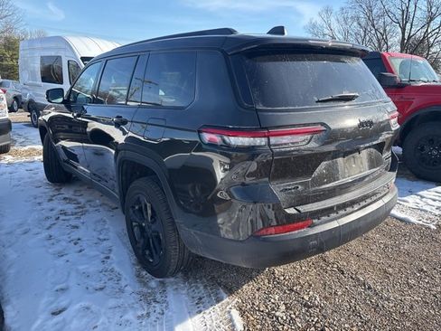 Used 2024 Jeep Grand Cherokee L Limited w/ Black Appearance Package image 5