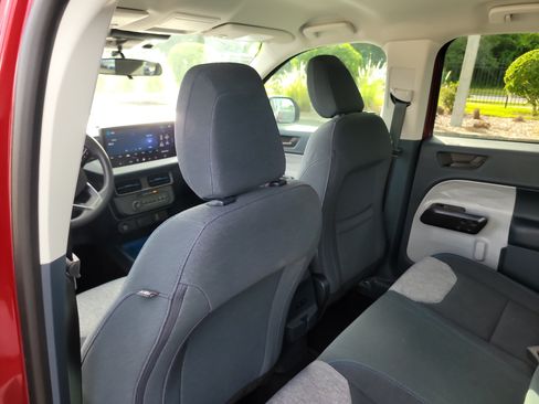 Used 2025 Ford Maverick XLT FWD image 14