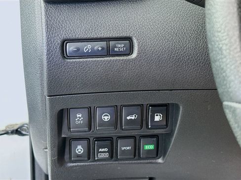 Used 2020 Nissan Rogue SL w/ Premium Package AWD/4WD image 10