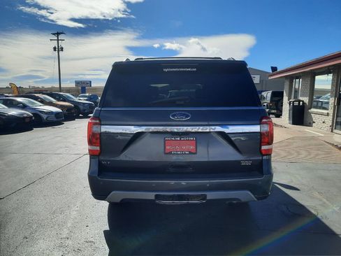 Used 2018 Ford Expedition XLT AWD/4WD image 3