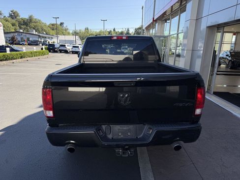 Used 2017 RAM 1500 Express w/ Express Value Package AWD/4WD image 4