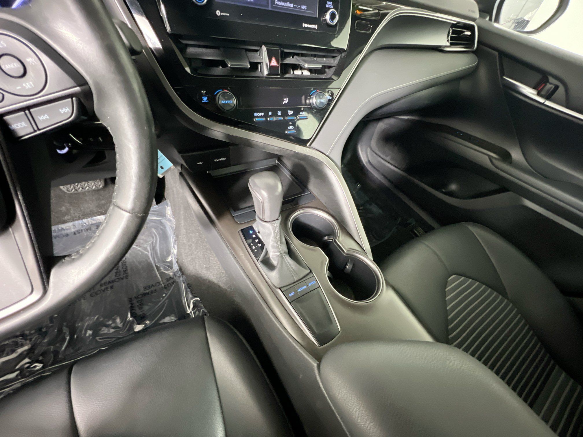 Used 2023 Toyota Camry SE FWD image 24