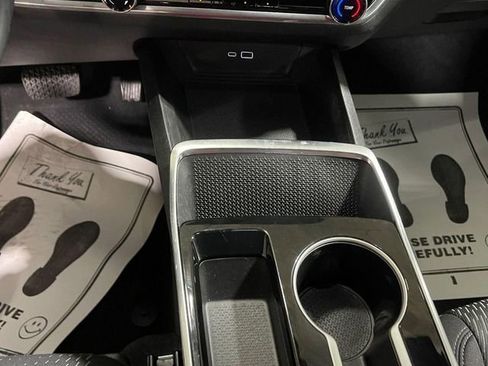 Used 2025 Chevrolet Equinox LT image 18