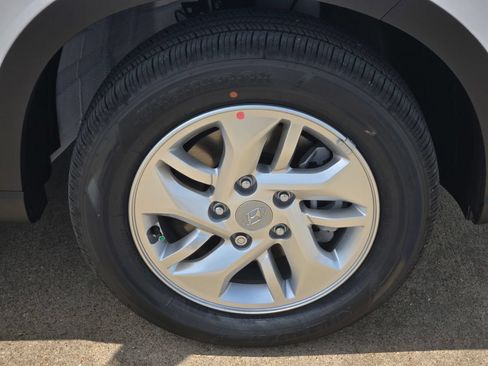 New 2026 Hyundai Venue SE FWD image 7