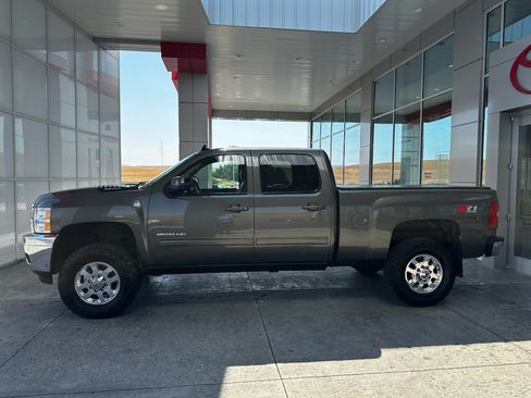 Used 2011 Chevrolet Silverado 2500 LTZ w/ LTZ Plus Package AWD/4WD image 5