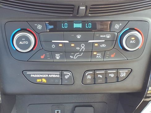 Used 2018 Ford Escape Titanium AWD/4WD image 19