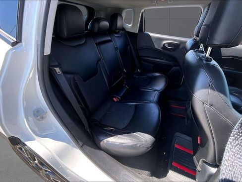 Used 2020 Jeep Compass Trailhawk AWD/4WD image 26
