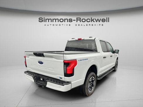 Used 2023 Ford F150 Lightning XLT AWD/4WD image 5