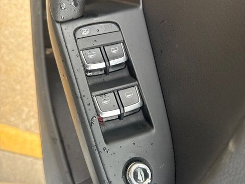 Used 2013 Audi A4 2.0T Premium image 16