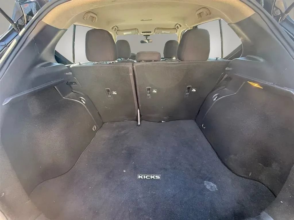 Used 2021 Nissan Kicks SV FWD image 30