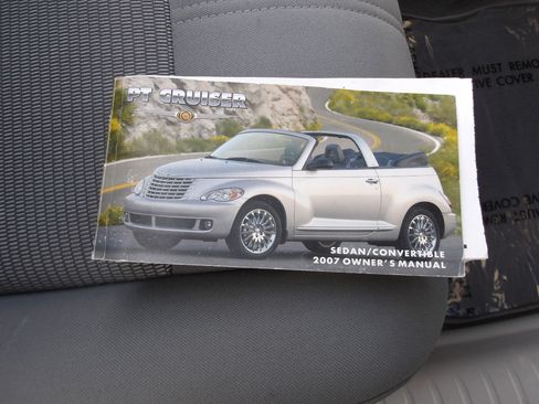 Used 2007 Chrysler PT Cruiser Convertible w/ Spring Special Group image 27
