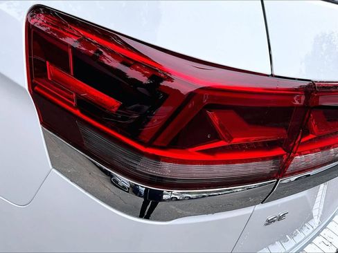 New 2026 Volkswagen Atlas SE image 14