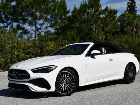 Used 2024 Mercedes-Benz CLE 450 4MATIC Cabriolet image 25
