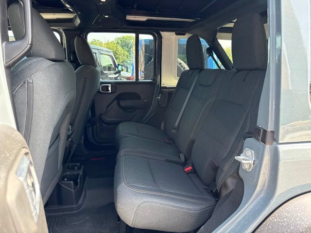 Used 2024 Jeep Wrangler Unlimited Sport AWD/4WD image 12