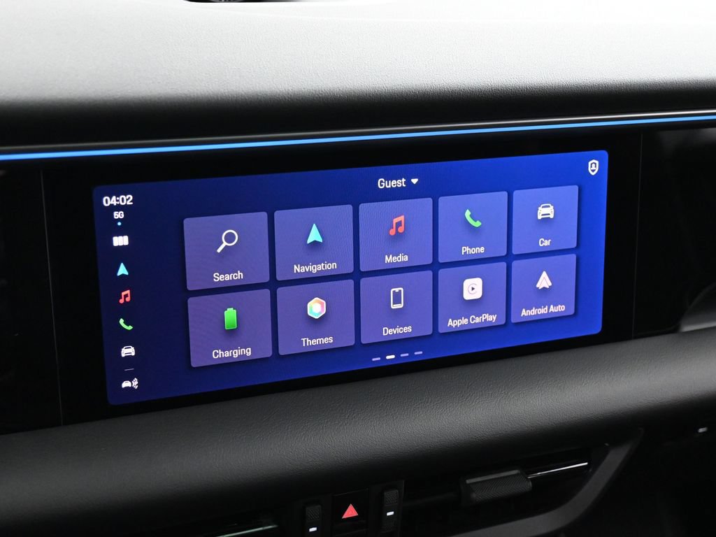 Certified 2025 Porsche Macan 4S Electric AWD/4WD image 21