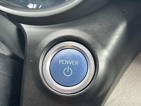 Used 2024 Toyota Sienna XLE image 30