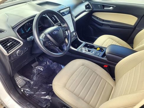 Certified 2022 Ford Edge SE image 10