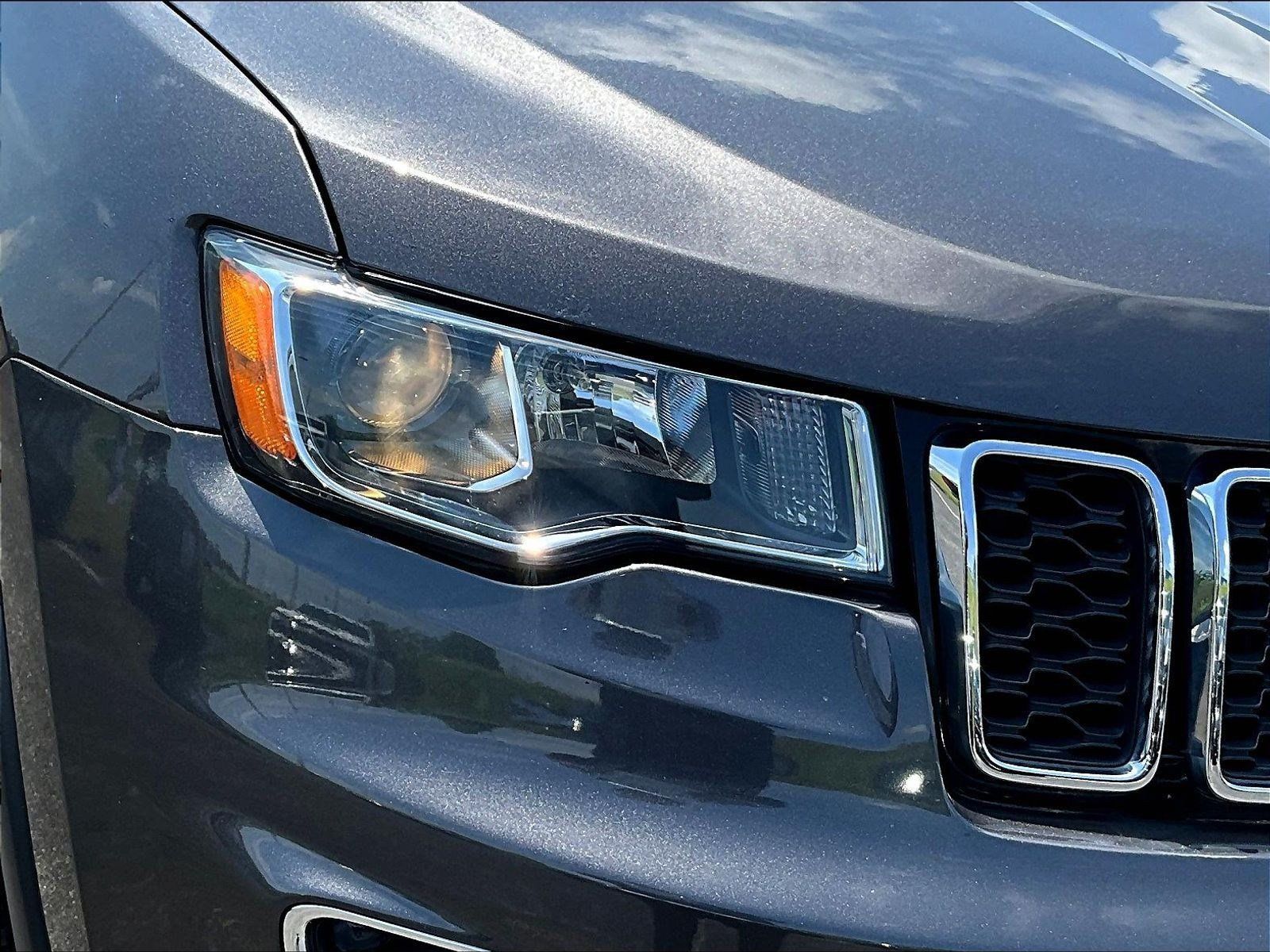Used 2019 Jeep Grand Cherokee Laredo w/ Laredo X Package RWD image 32