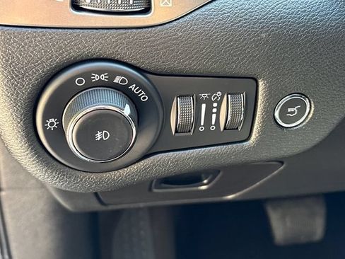 Used 2022 Jeep Cherokee Latitude Lux w/ Sun & Sound Group AWD/4WD image 27