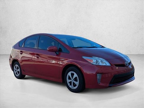 Used 2015 Toyota Prius Two image 3