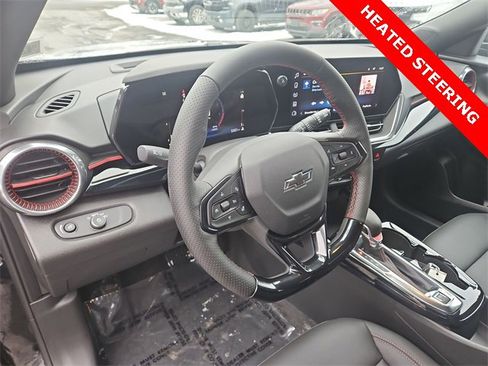 Used 2025 Chevrolet Trax RS w/ Driver Confidence Package image 10