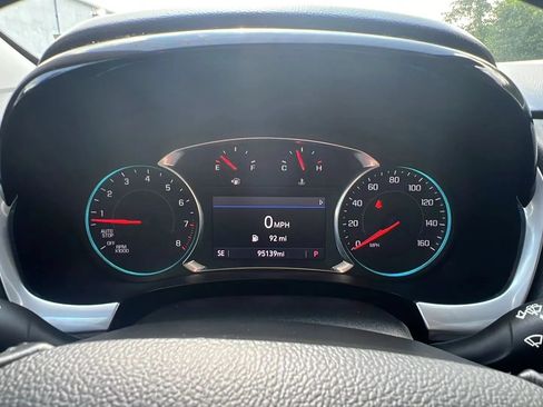 Used 2020 Chevrolet Traverse LT w/ Driver Confidence II Package AWD/4WD image 13