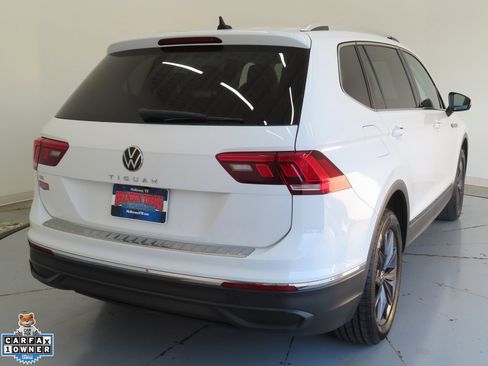 Used 2022 Volkswagen Tiguan SE FWD image 3