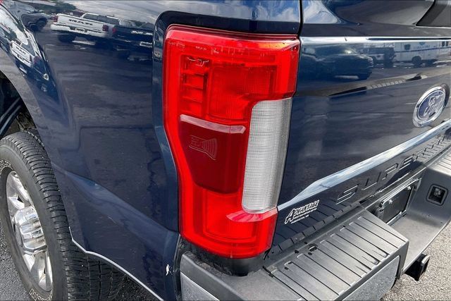 Used 2019 Ford F350 Lariat w/ Lariat Ultimate Package AWD/4WD image 33