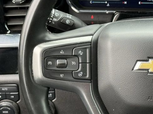 Used 2025 Chevrolet Silverado 1500 LT AWD/4WD image 13
