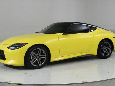 Certified 2024 Nissan Z Sport w/ Floor Mat Package RWD image 3