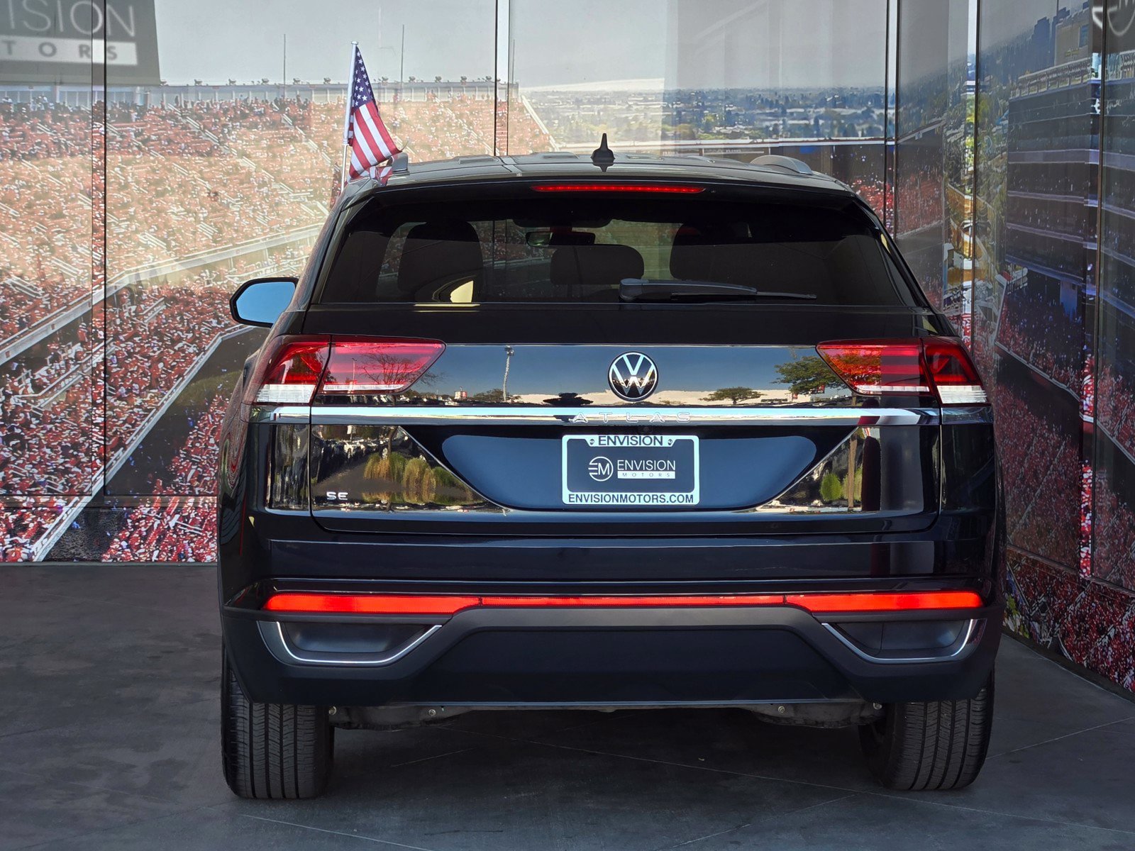 Used 2022 Volkswagen Atlas Cross Sport SE FWD image 6