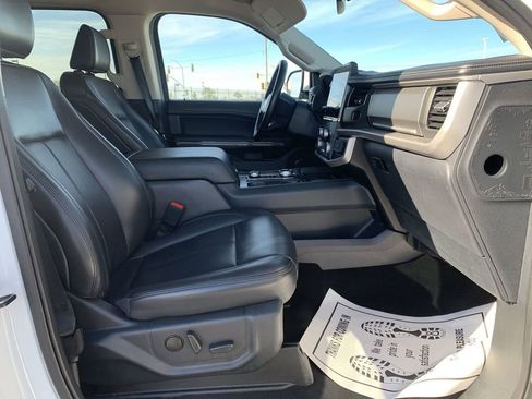 Used 2024 Ford Expedition Max XLT image 27