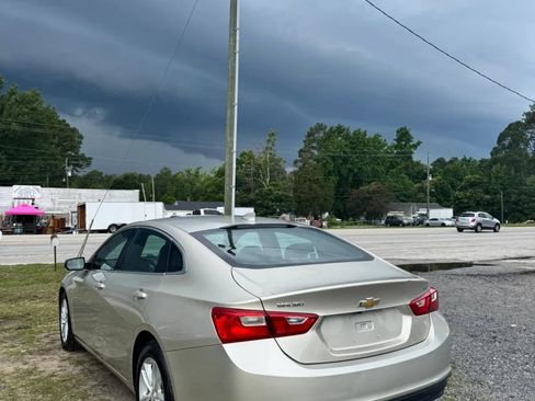 Used 2016 Chevrolet Malibu LT w/ Leather Package FWD image 7