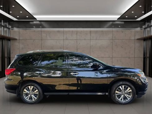 Used 2018 Nissan Pathfinder S FWD image 7
