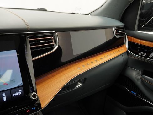 Certified 2024 Jeep Grand Wagoneer Series III w/ Rear Seat Video Group 1 image 42