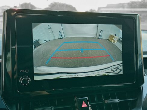 Used 2025 Toyota Corolla LE image 21