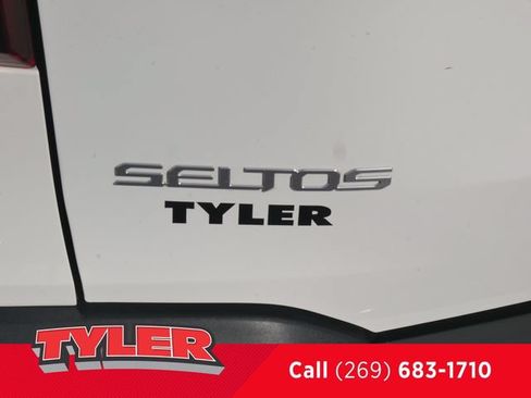 Used 2025 Kia Seltos S AWD/4WD image 13